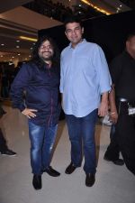 Pritam Chakraborty, Siddharth Roy Kapoor at Barfi promotions in R City Mall, Kurla on 8th Sept 2012 (8).JPG